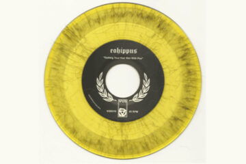 Velocity of Sound füllt 7“ mit Haaren und Urin