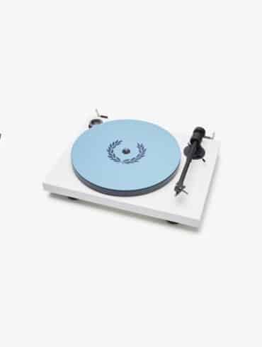 Fred Perry Plattenspieler mit Pro-Ject