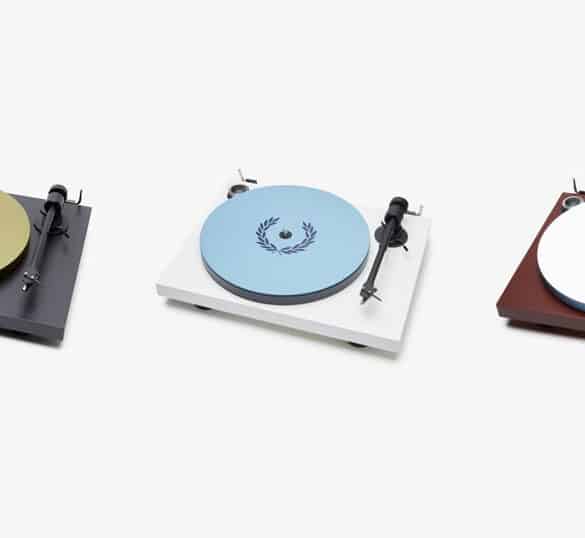 Fred Perry Plattenspieler mit Pro-Ject