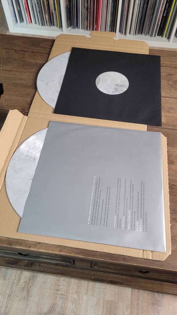 Vinyl record inner sleeve for secure shipping