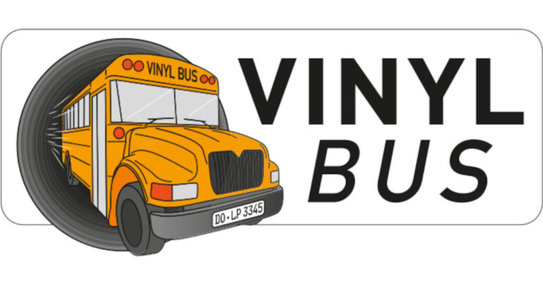 Mit 4000 LPs an Bord - der Vinylbus geht auf seine letzte Reise